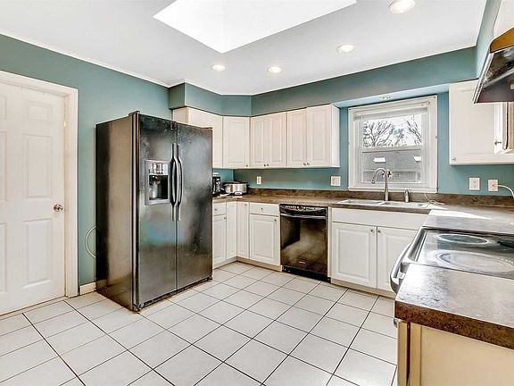 5th image of 2524 Pine Ave