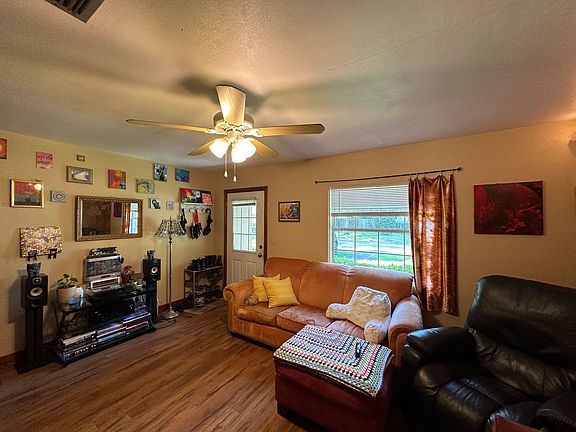 4th image of 224 NW 13th Ave