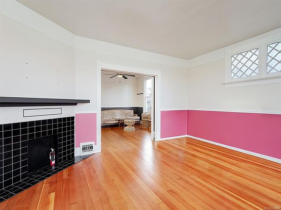 3rd image of 1029 Queens Ave