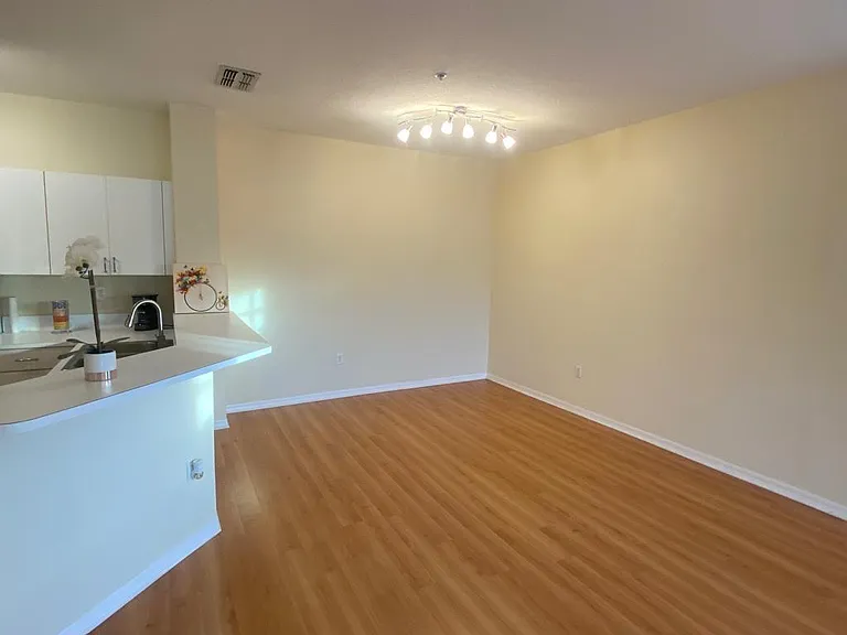 615 Fairway Dr #307 — Photo 11