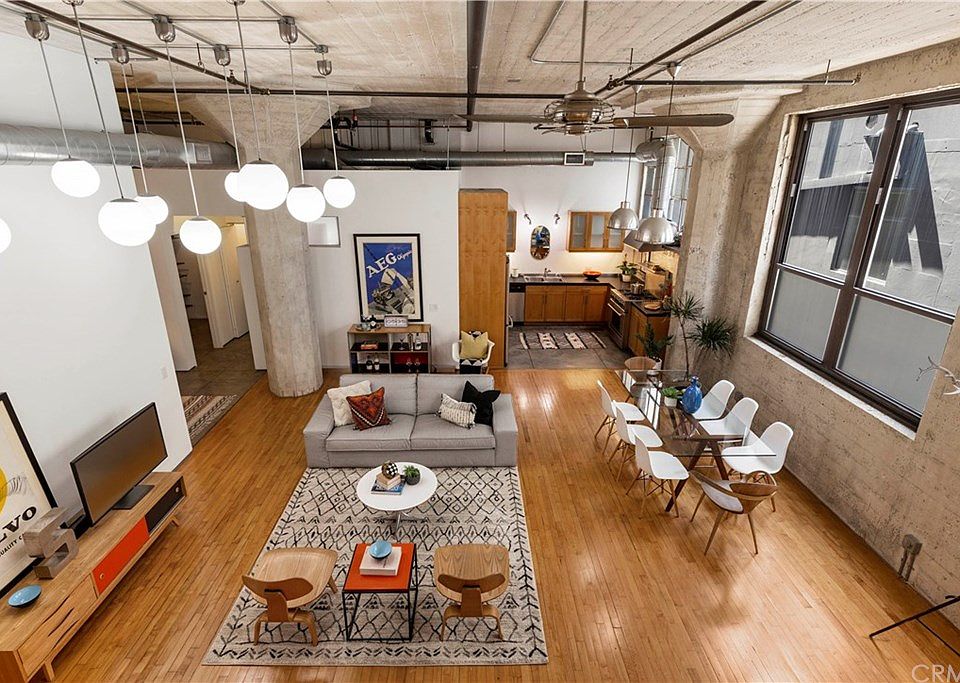 1st image of 115 W 4th St Unit 212