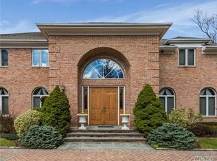 132 Piping Rock Rd, Glen Head, NY