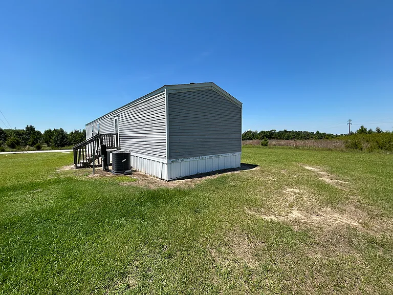 1524 Jans Dr — Photo 4