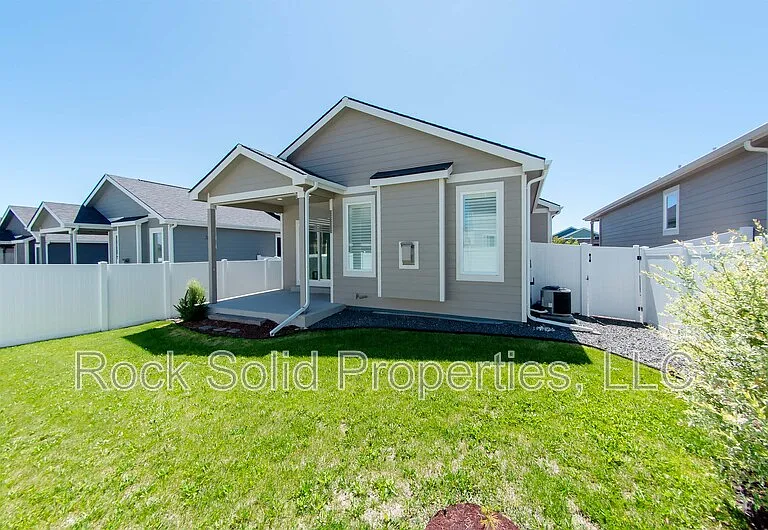 3519 Blue Feather Trl — Photo 5