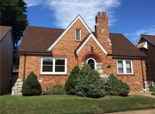 5333 Sunshine Dr, Saint Louis, MO 63109