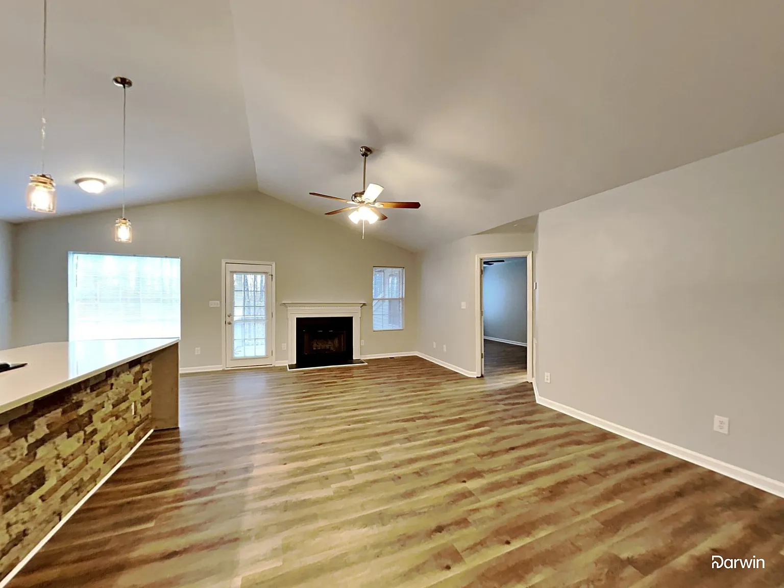 3 bed, 2.0 bath, 1200 sqft, $1,840 — Photo 4