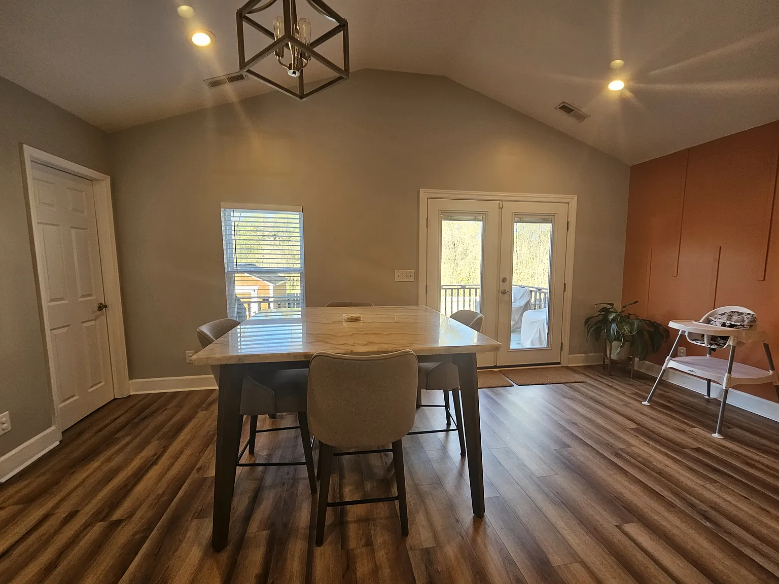 2737 Celia Avenue - 1 — Photo 3