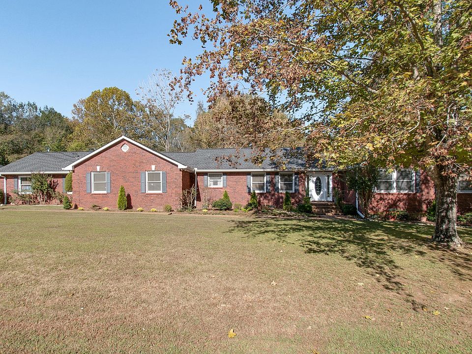 1st image of 421 Evergreen Cir