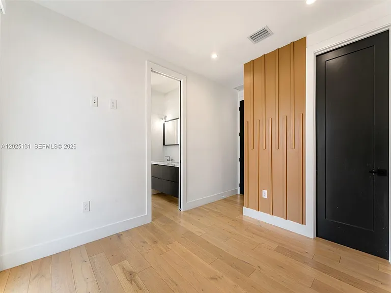 227 NW 39th St — Photo 17