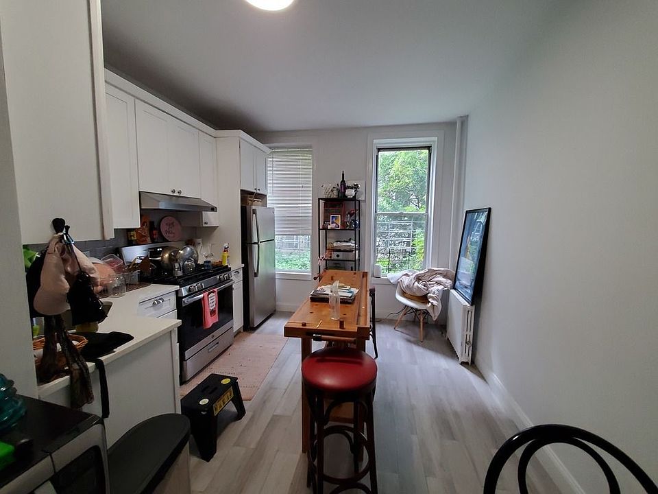 1st image of 258 12th St APT 2