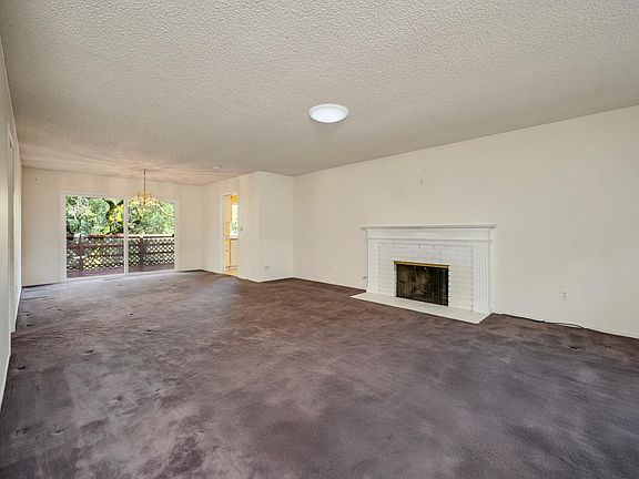 2nd image of 6459 Meadowridge View