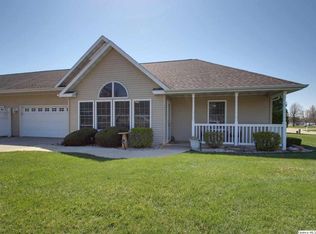 1402 Winsor Dr, Quincy, IL 62305