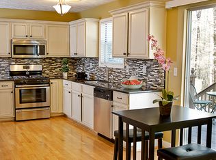 944 Crossing Rock Dr, Lawrenceville, GA 30043