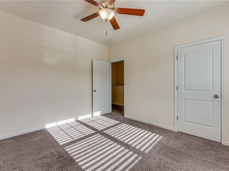 5317 Burrus Ln — Photo 31