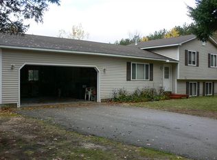 10312 Woodwind Dr, Interlochen, MI 49643