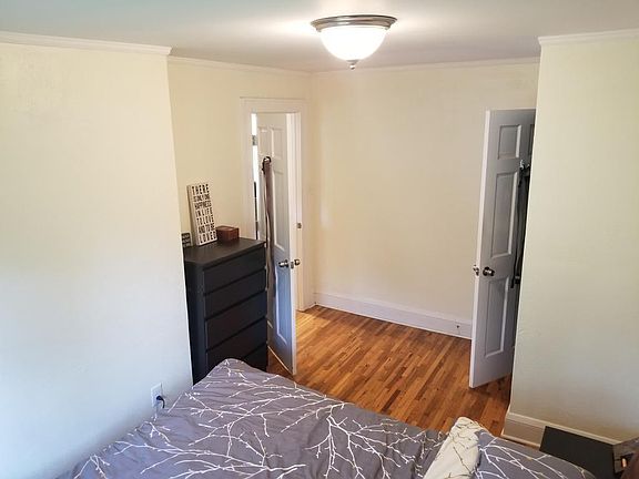 5th image of 6816 Pleasant Ave