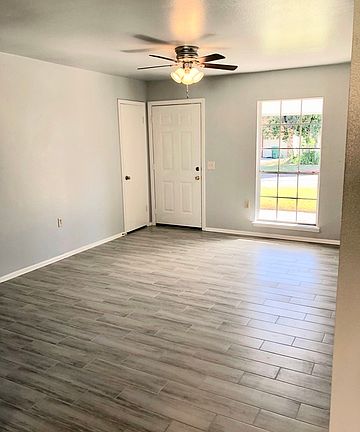 2nd image of 7609 Marigold Trace St