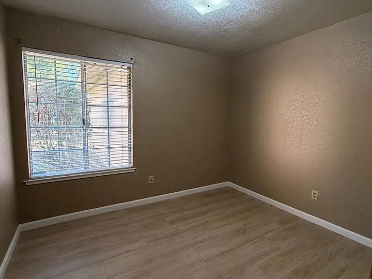 8148 Lenhart Rd — Photo 10