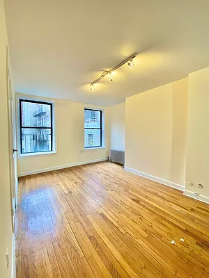 Rented by Waverly Realty Associates | media 10