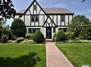 126 Capitalian Blvd, Rockville Centre, NY 11570