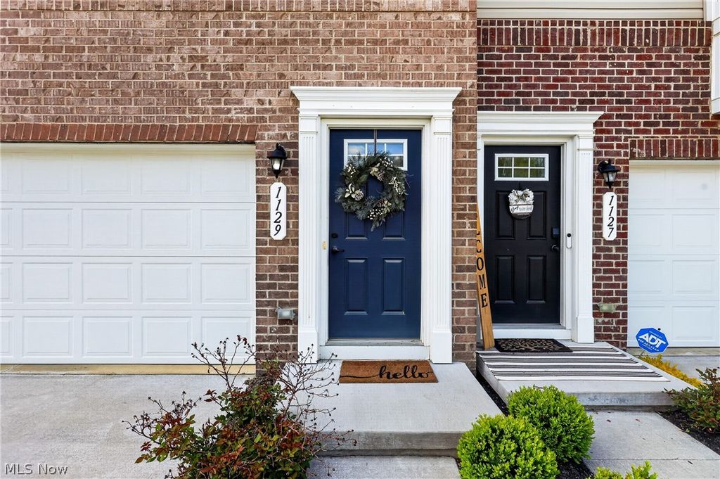 1129 Bean Ln, Akron, OH - View 4