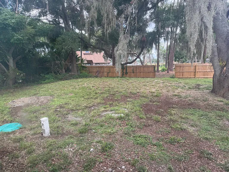 2121 Greenway Dr — Photo 13