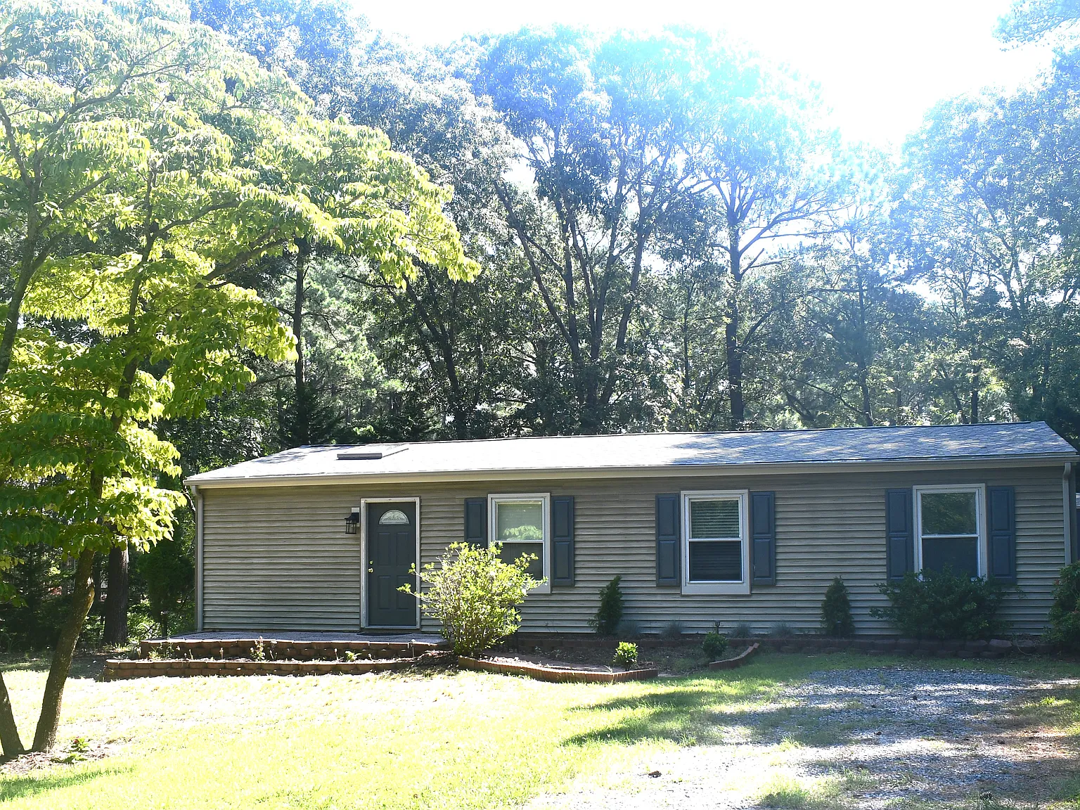 3 bed, 1196 sqft, $2,395 — Photo 2