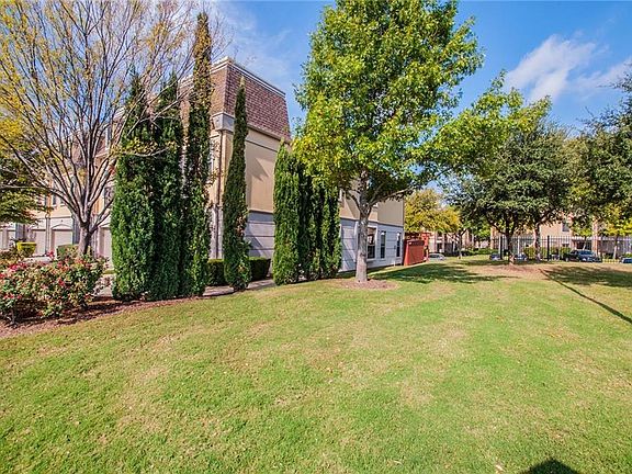 4th image of 305 Metropolitan Dr