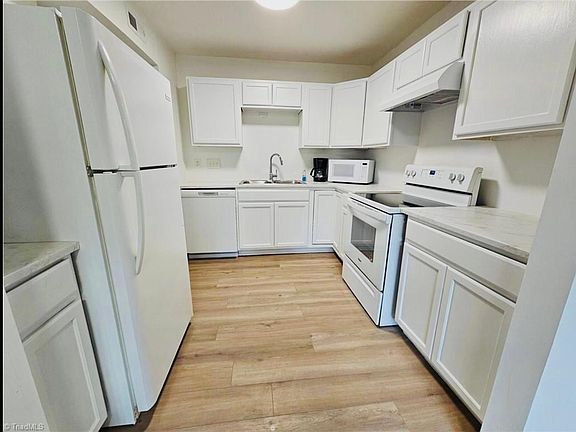 3rd image of 4217A Edith Ln