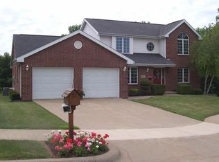 1028 Dunham Dr, Dubuque, IA 52001