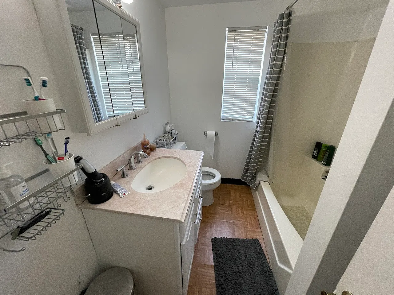 3 bed, 9999 sqft, $3,700 — Photo 2
