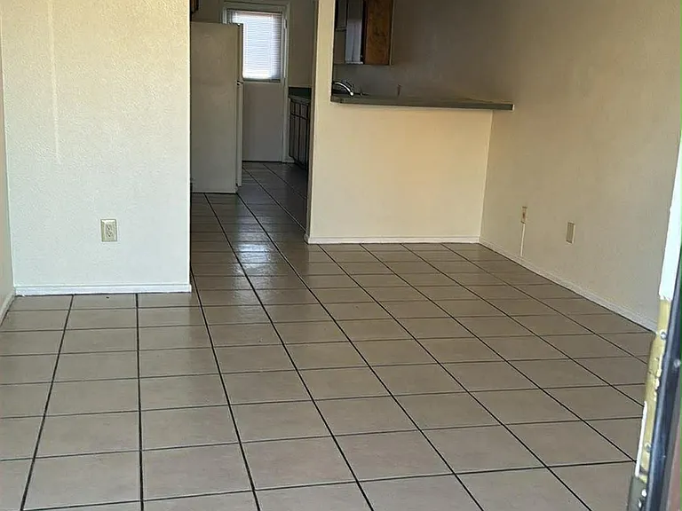 360 S 1st Ave #10 — Photo 8