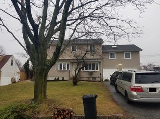 16 Marvin Dr, Kings Park, NY 11754