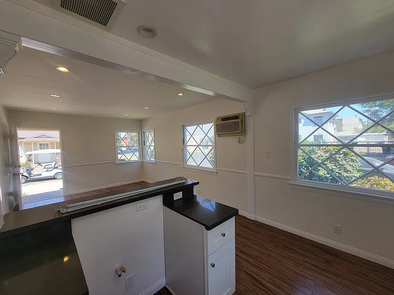 13626 Leadwell St #626L — Photo 4
