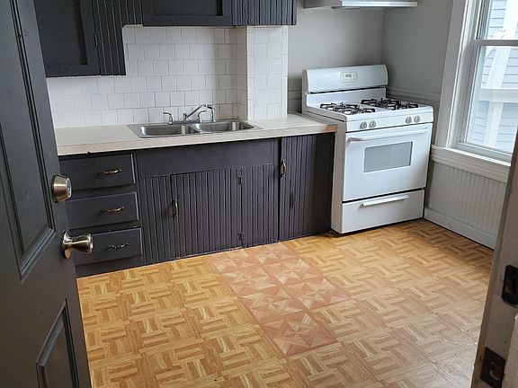 3rd image of 1097-1097 S Main St Floor 3