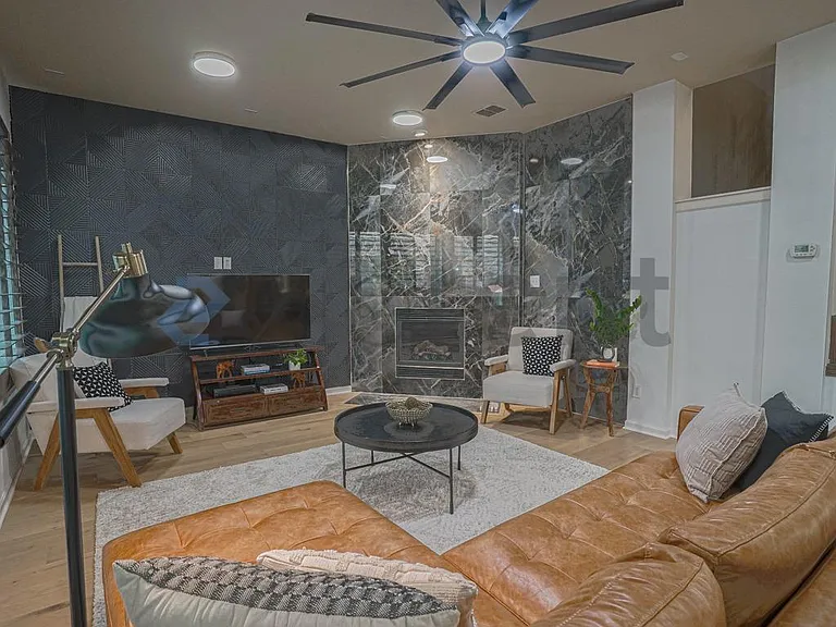 1209 Savoy Ln — Photo 8