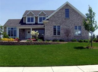 5801 Red Leaf Ln, Monclova, OH