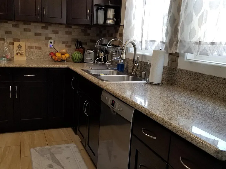 1544 S Van Ness Ave — Photo 16