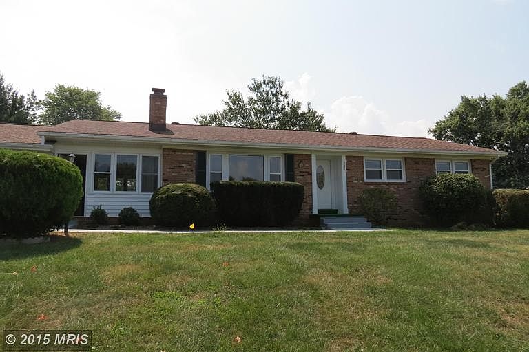 2nd image of 331 Laurel St