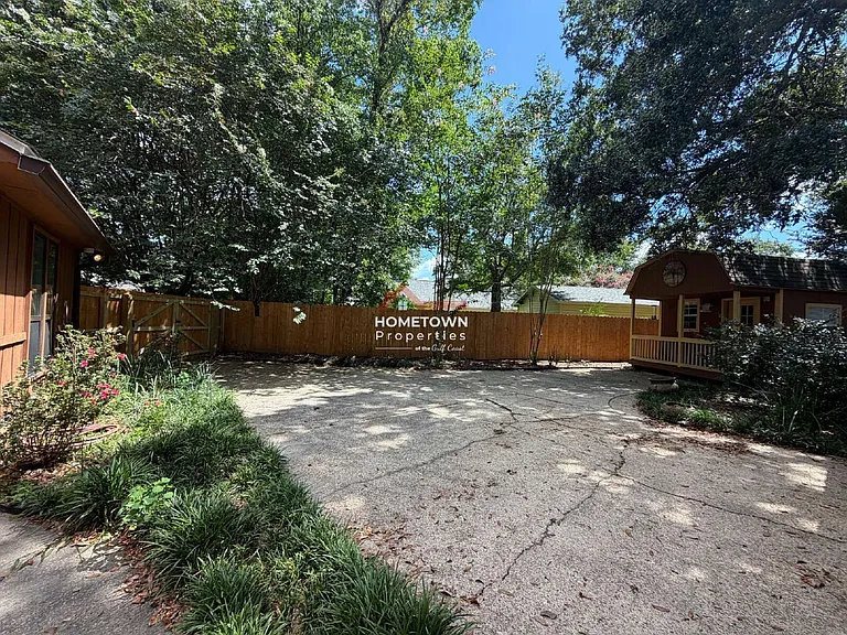 7707 Beechwood Dr — Photo 30