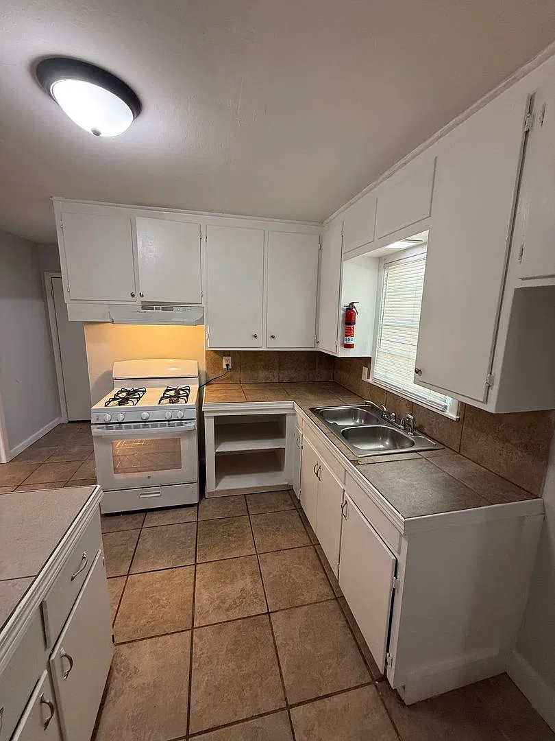 Move-In Ready 3BR/1.5BA Home in South Jackson | Affordable & Convenient — Photo 4