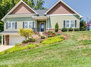 162 Cameron Ct, Johnson City, TN 37615