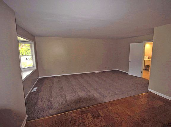 5th image of 939 Wilshire Ave