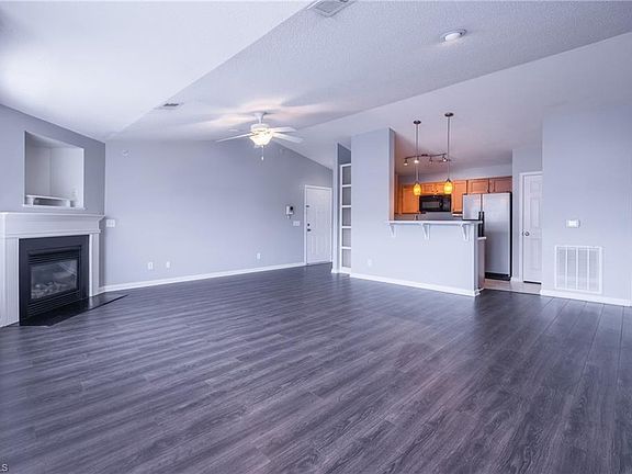 4th image of 4701  Pennoak Lane #m