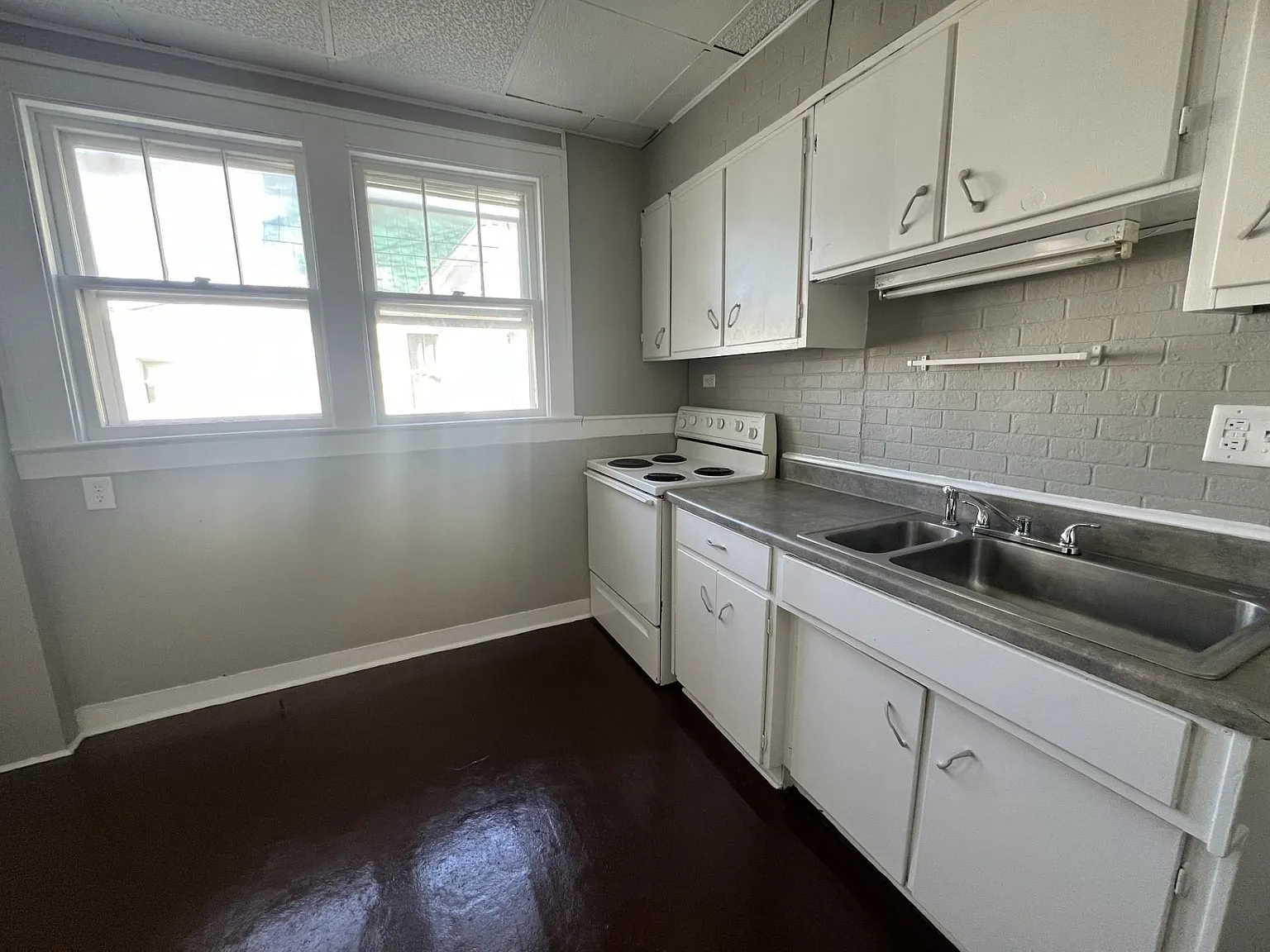 223CenterSt — Photo 2