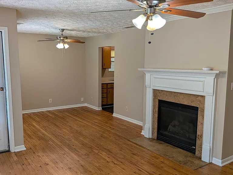 4521 Amy Rd — Photo 2