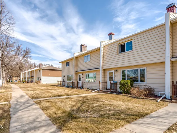 1421 Eastwood St, Bismarck, ND 58504