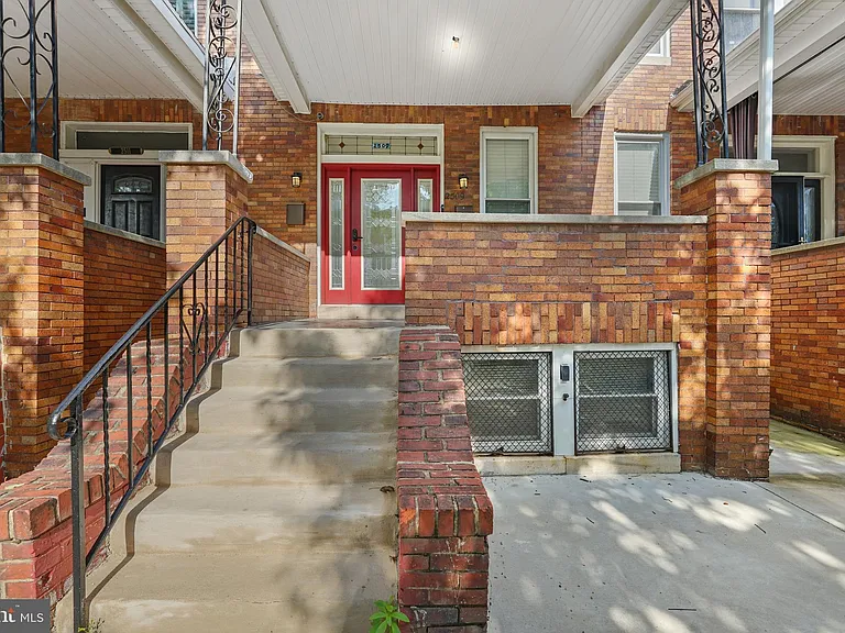 2509 Linden Ave #2 — Photo 3
