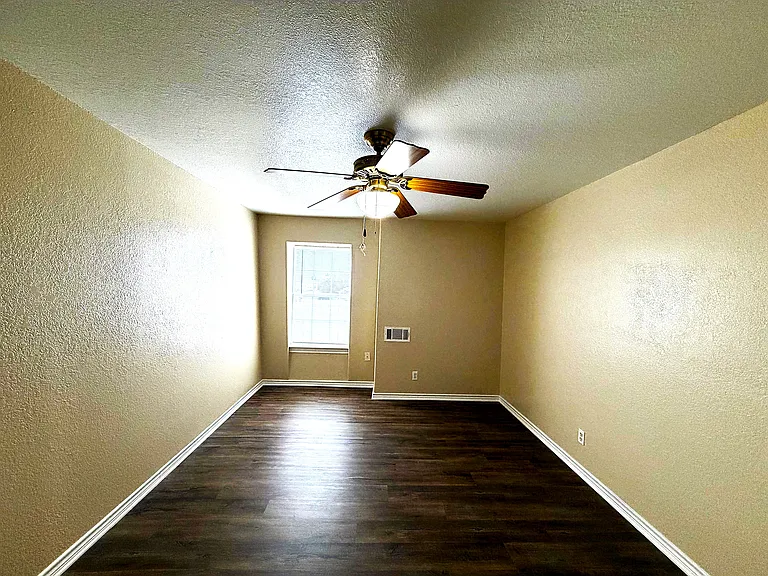 2302 Wales Cir #A — Photo 12