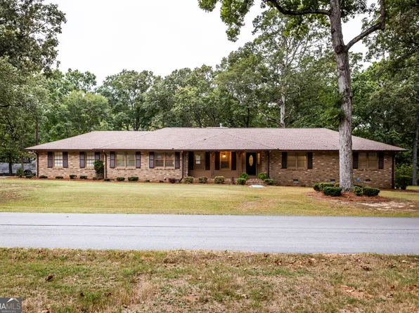 371 Branham Cir, Social Circle, GA 30025
